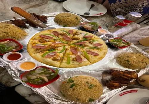 Experience Pizza Perfection at La Rosa Restaurant